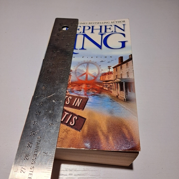 Stephen King 'Hearts in Atlantis' Book - Picture 7 of 7